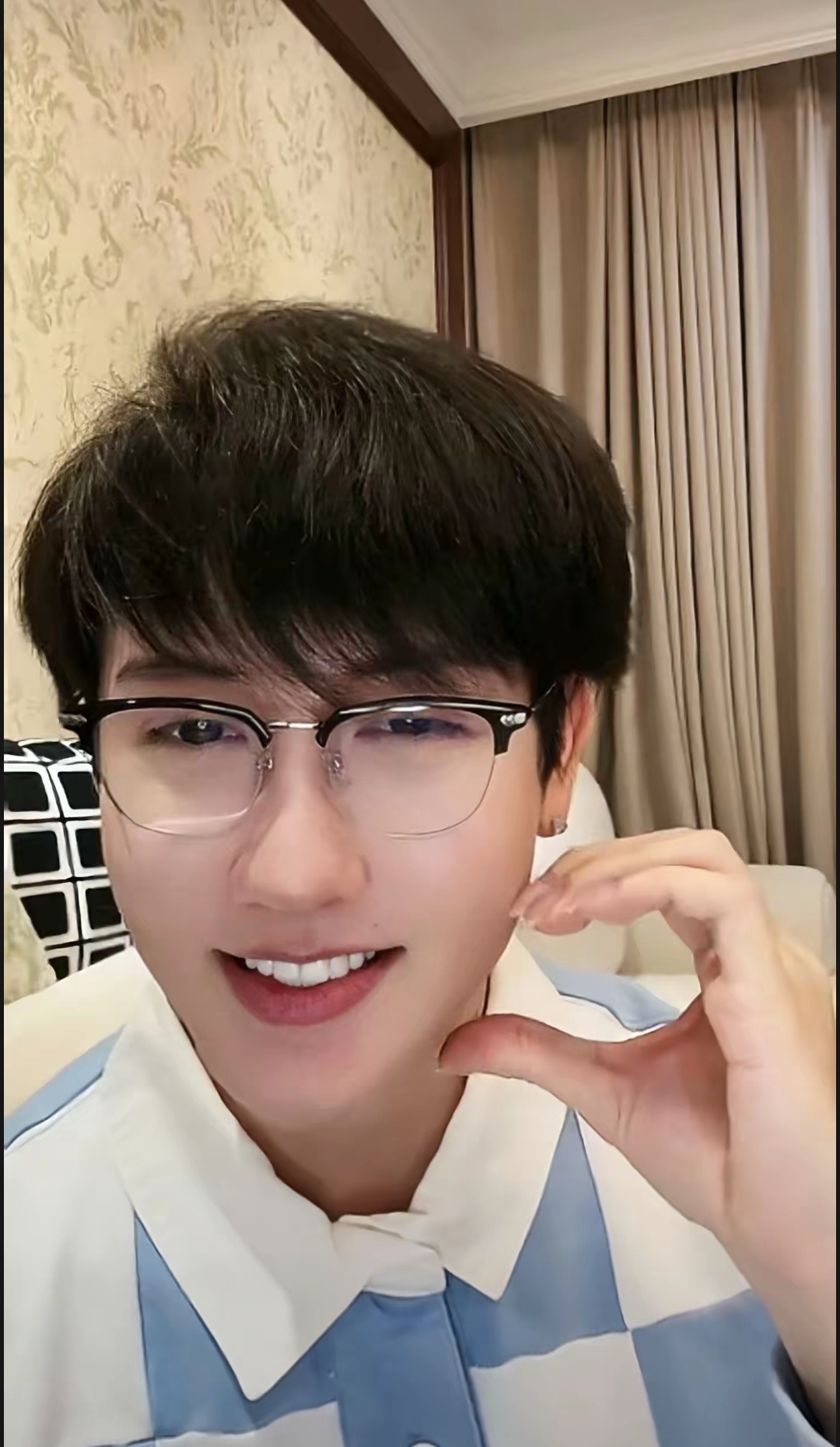刘梓晨𝑺𝒉𝒂𝒓𝒆｜20240722直播给尖梓生们的比心 完全小奶狗Al