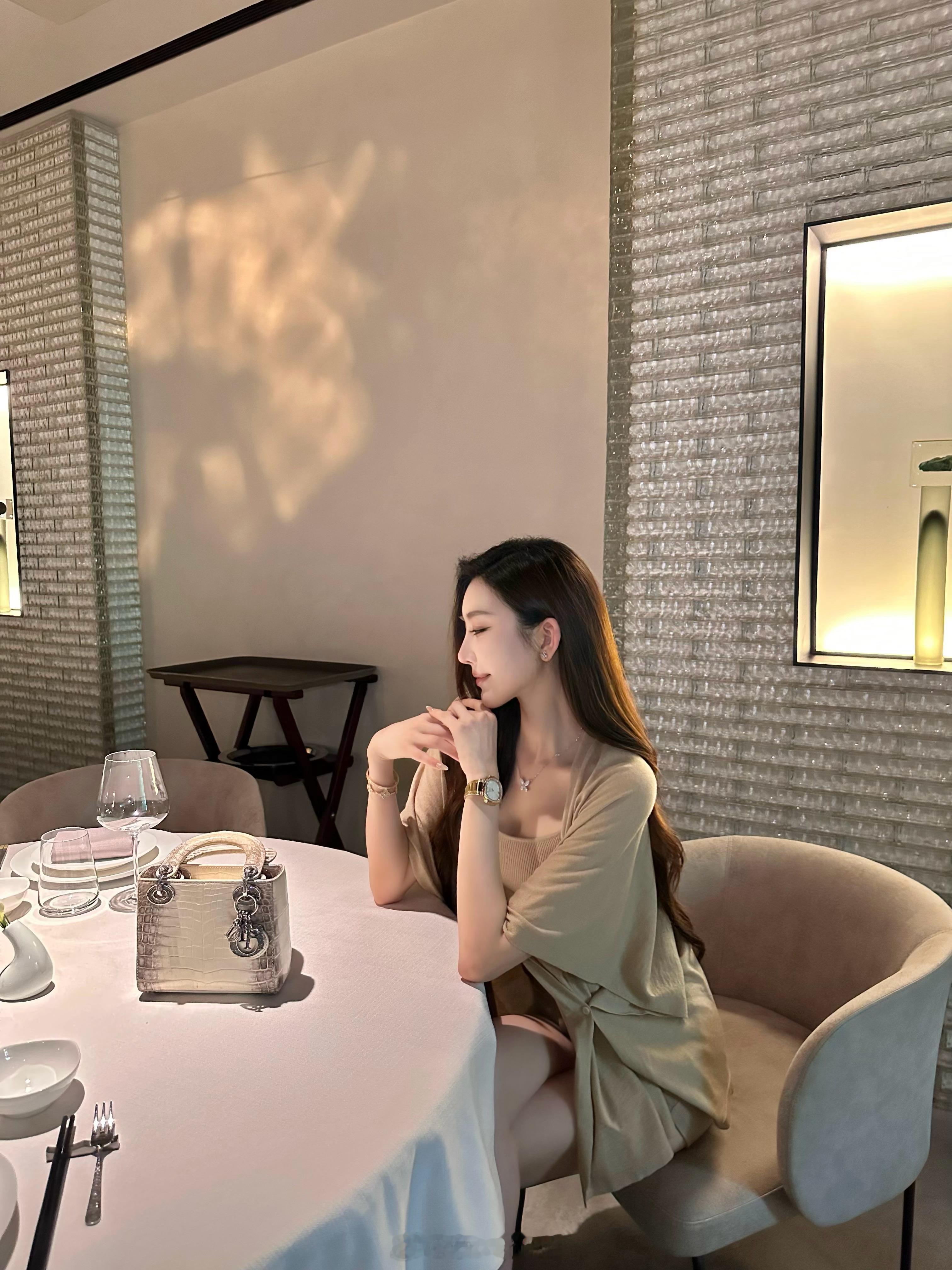 好实穿的小斗篷套装⌛️ ​​​