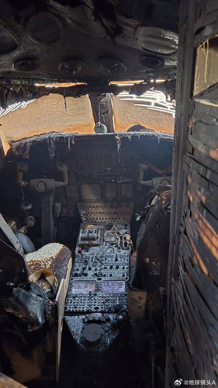 美以伊冲突 本。古里安机场一架被伊朗摧毁的公务机驾驶舱照片伊朗革命卫队报复行动升