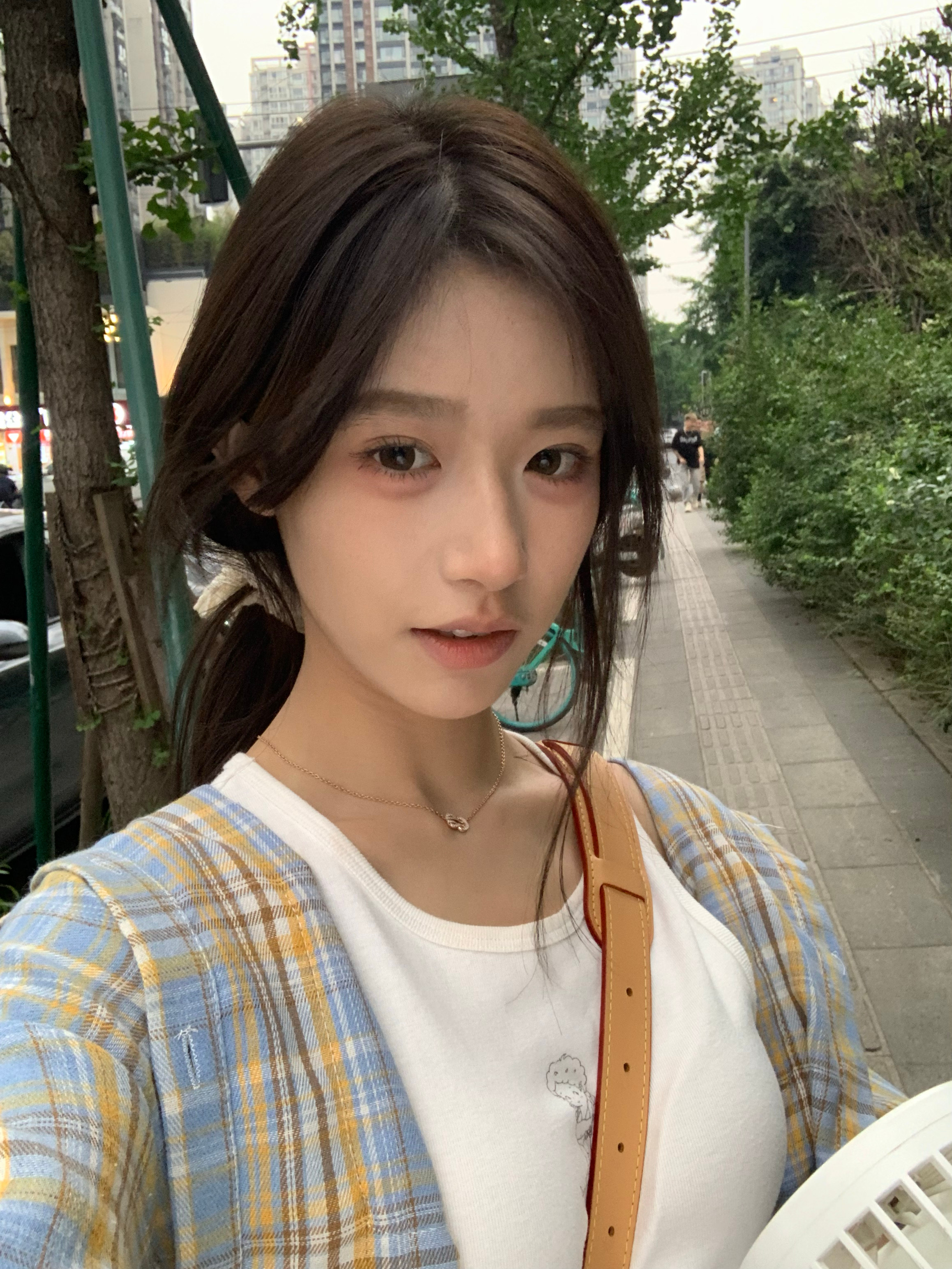 不想你 想我自己 ​​​