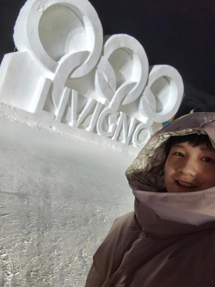 樊振东现身意大利看冬奥樊振东祝福中国冰雪健儿抵达米兰观看冬奥会开幕式！让我们和樊