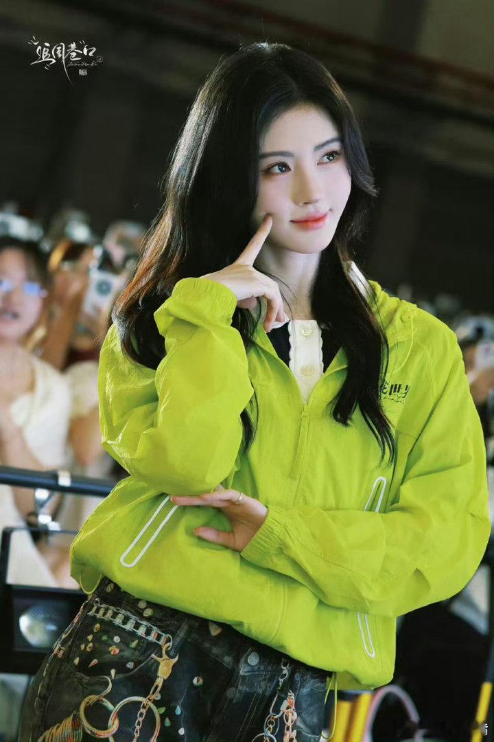 鞠婧祎来战 jjy鞠婧祎阿黛 这春为你添色 你走过的路也繁花似锦.