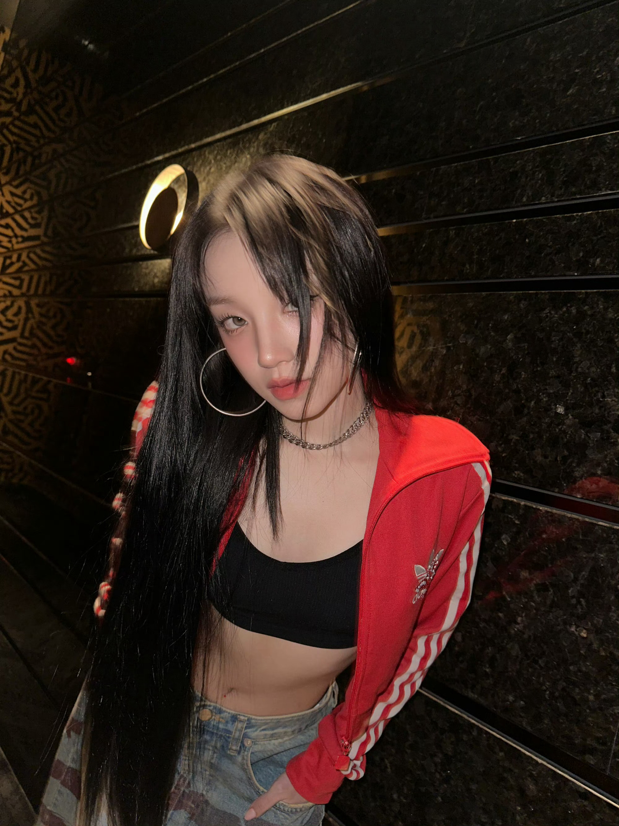 #宋雨琦黑长直A感#宋雨琦好A！！！黑长直➕漏腰➕超A眼神姐姐鲨我[色] ​​​