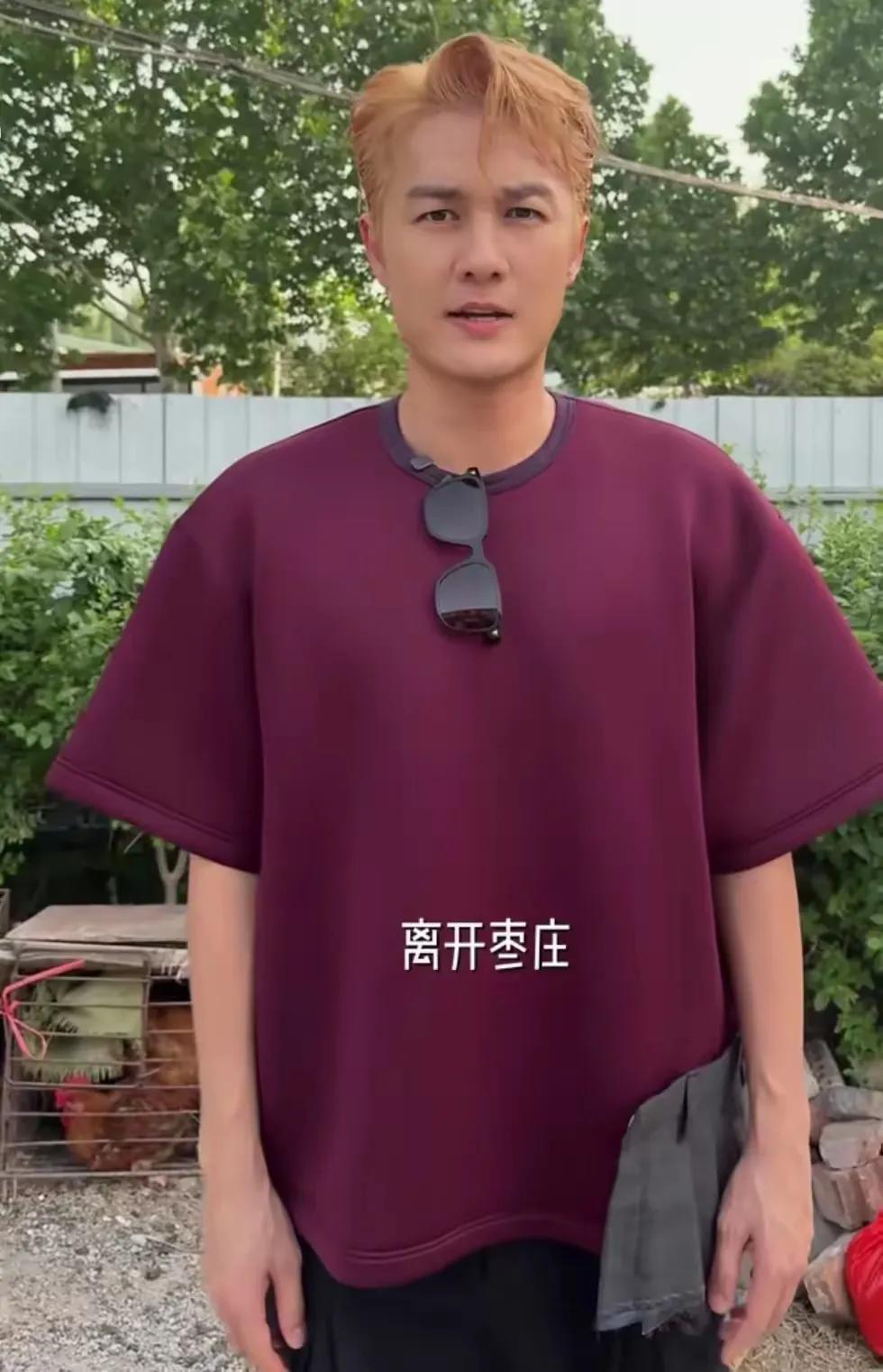 吴克群吃枣庄辣子鸡辣到把饼当扇子，场面趣味又真实

2025年5月3日，歌手吴克