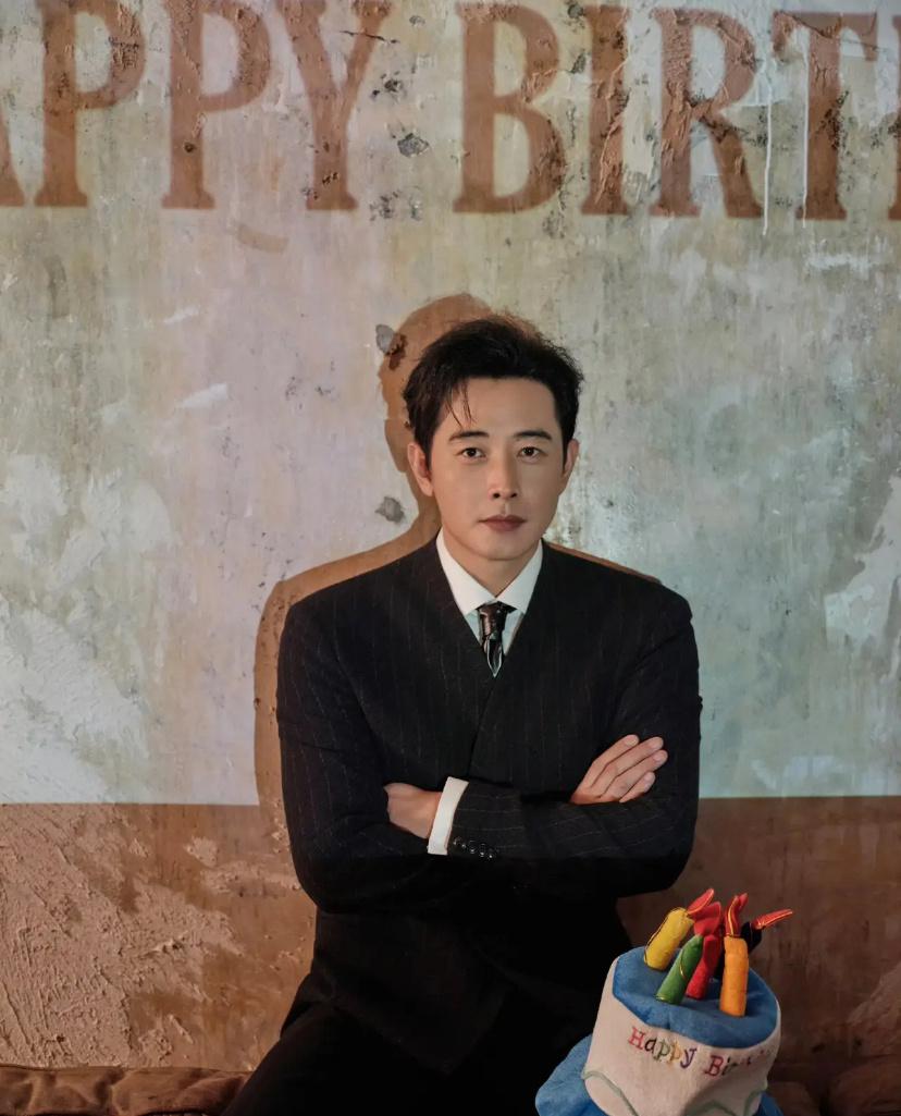 11月30日，罗晋生日，唐嫣未送祝福网友开始质疑两人的感情状况……罗晋4年与唐嫣