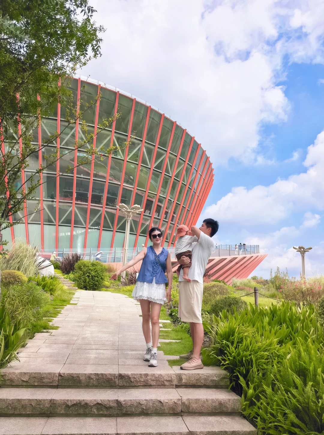 我真的好爱他…但不及她，可能我没那么强大