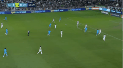 内马尔时隔3年半再度上演帽子戏法，助球队赢下保级关键战北京时间今日，巴甲第37轮