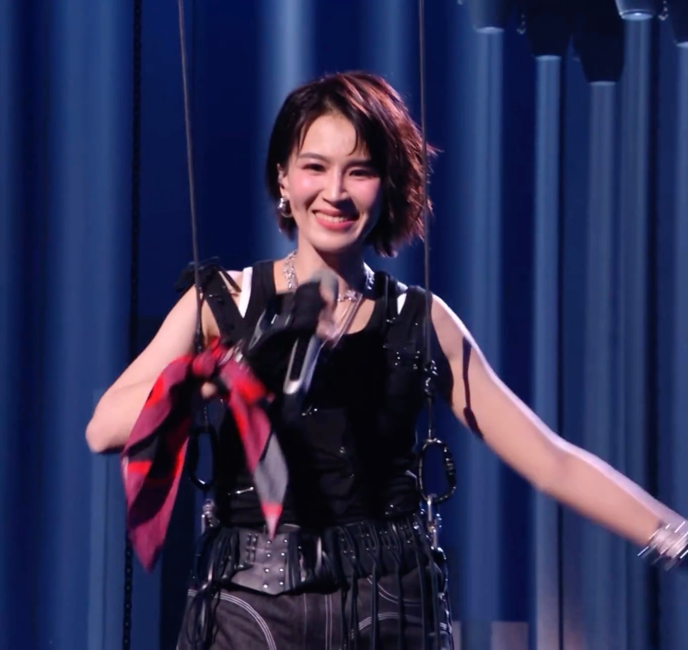 曾沛慈一直在修音响可以永远相信曾沛慈的舞台实力王濛团921票本季最高票，实至名归