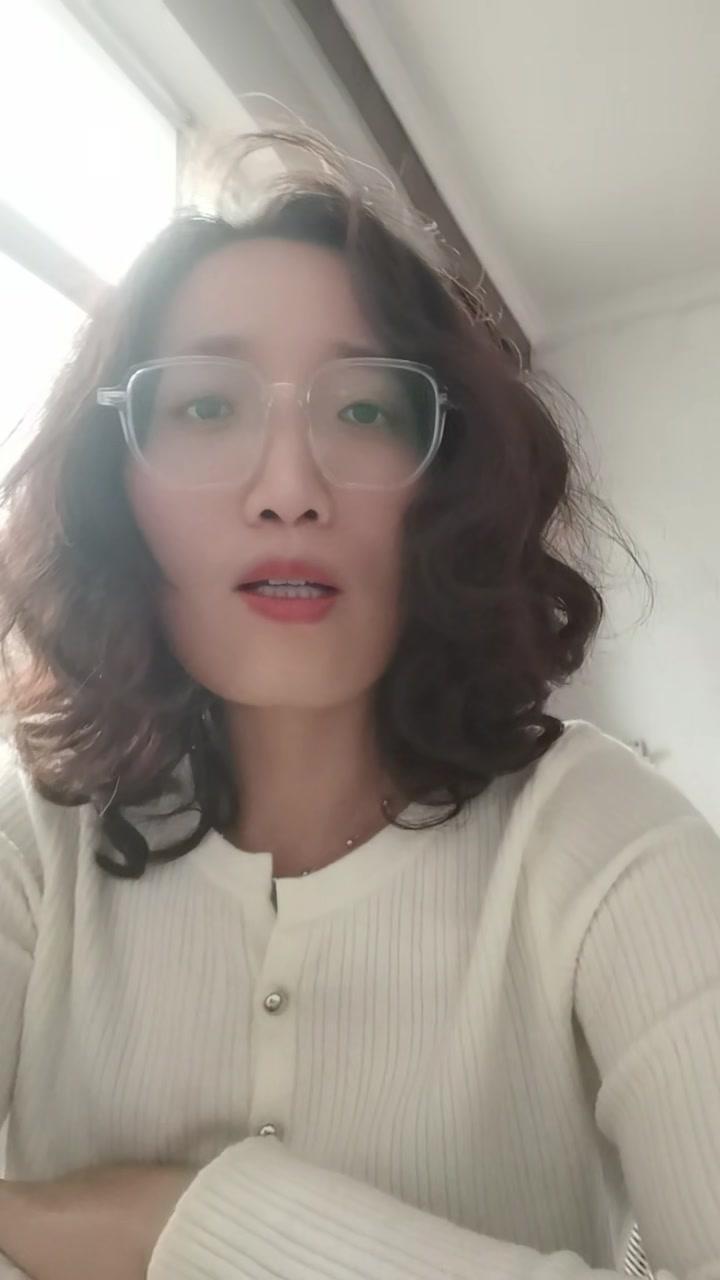 当年明月26岁透过一棵树悟透天道，物业曾建议拔树，他坚持保留，几年后树长高挡了邻