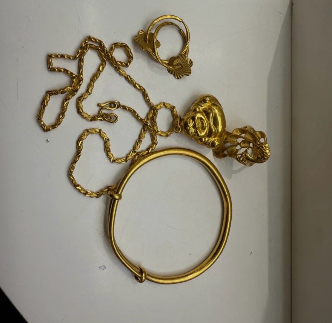 青岛女子回应十几万黄金藏冰箱冷冻这应该是家里只有最亲的人，才敢这么放，如何家里请