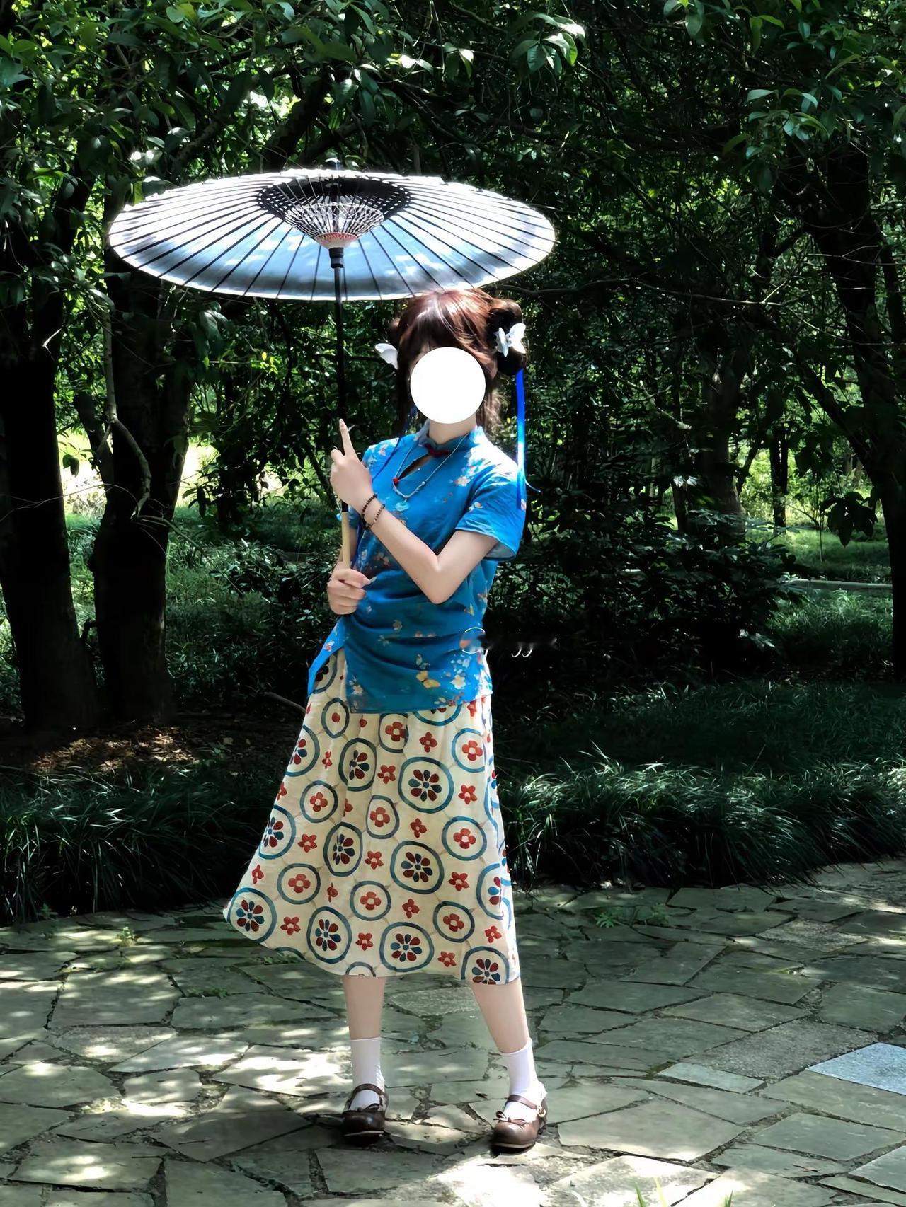 “你忽然钻进了我的纸伞，靠在我身旁..”中式穿搭 新中式