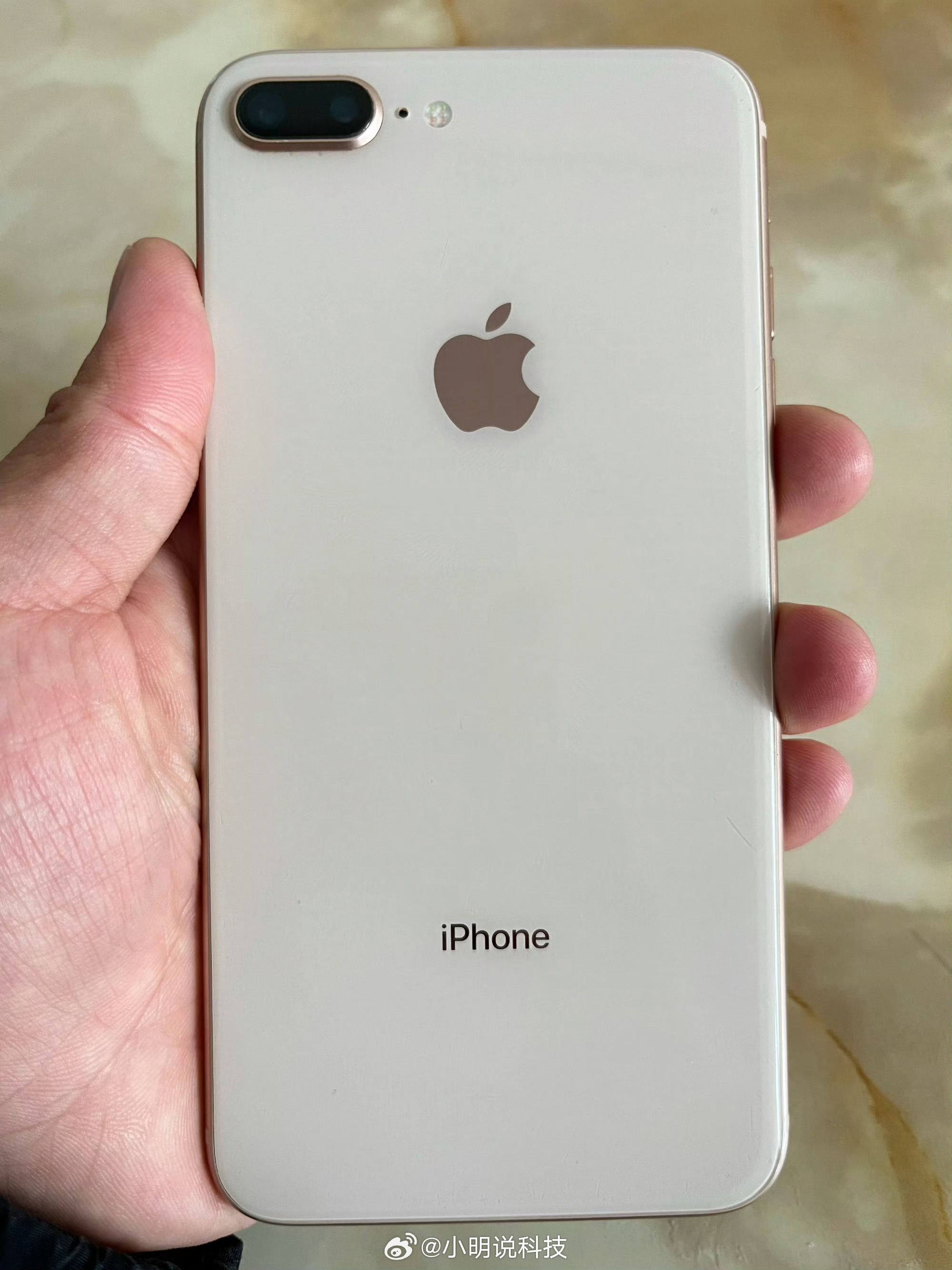 iPhone4回收价暴涨80倍真的假的？那我手里iPhone 8Plus会不会跟