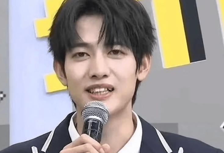 近日，甘望星在节目中透露，为当好演员拔掉5颗牙。他因牙齿不齐被嘲“牙丑”，自卑2