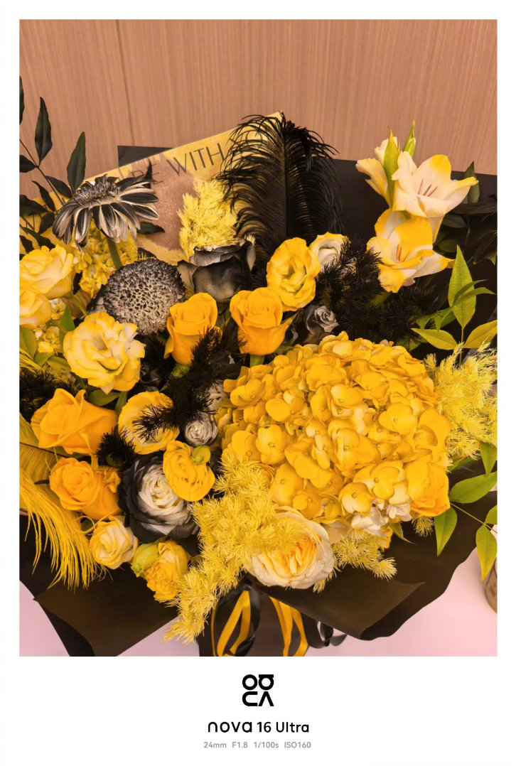 华为CEO送时代少年团的花华为ceo给时团送花花🌹对代言人真的很好很真诚，仪式