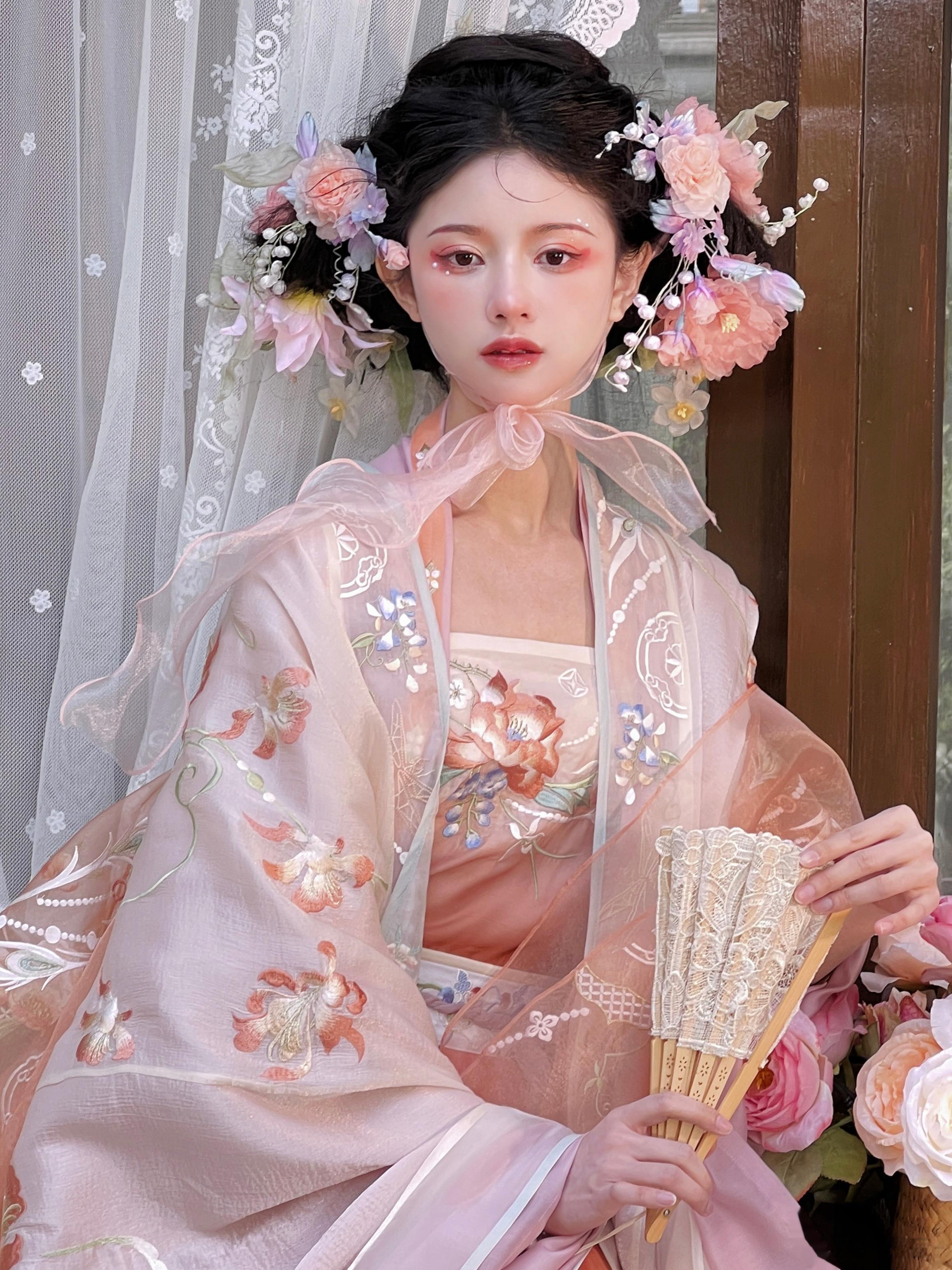  依然是东方的花🌙 ​​​