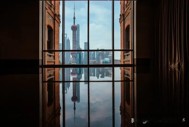 1.2亿元上海豪宅一次看房成交 现在有钱人买房真的太豪横了！前不久，上海保利世博