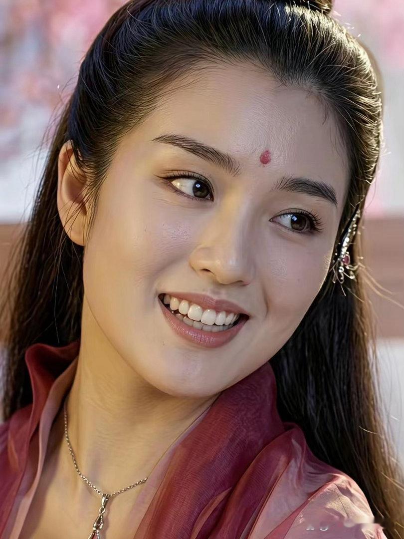 港片经典神仙同框，巩俐与林青霞这一幕堪称封神！两种截然不同的顶级气质碰撞，美得极
