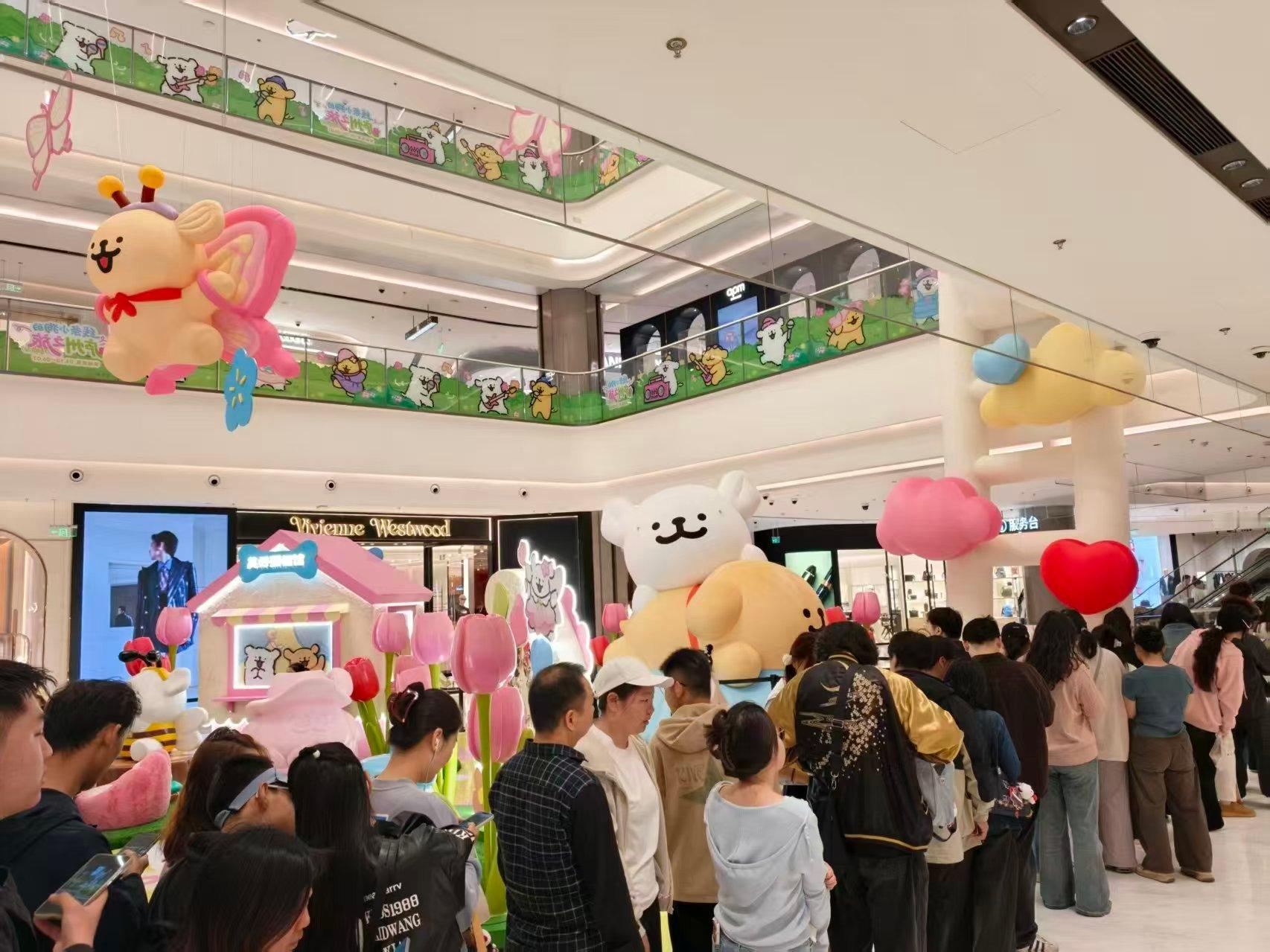 线条小狗安徽首展空降合肥治愈感直接拉满！网红线条小狗安徽首展落地合肥，软萌可爱氛