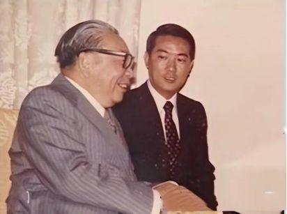 2024选战进入关键倒数两周之际，令人惊奇的是，赖清德和柯文哲争相蹭起蒋经国，曾