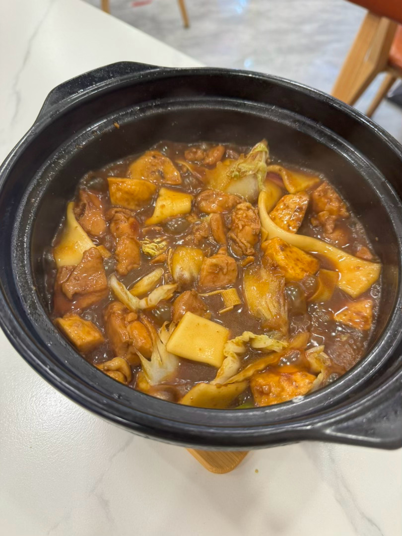 和小胖吃鸡公煲 