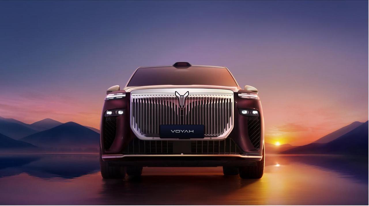 岚图泰山推送首次重大OTA升级，有以下升级：
1、推送华为乾崑智驾ADS 4.1