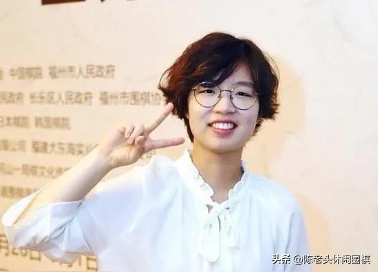 女子围棋水平与男子顶级差别有多大?
这个问题，与时代背景有一点点关系。这个主要是