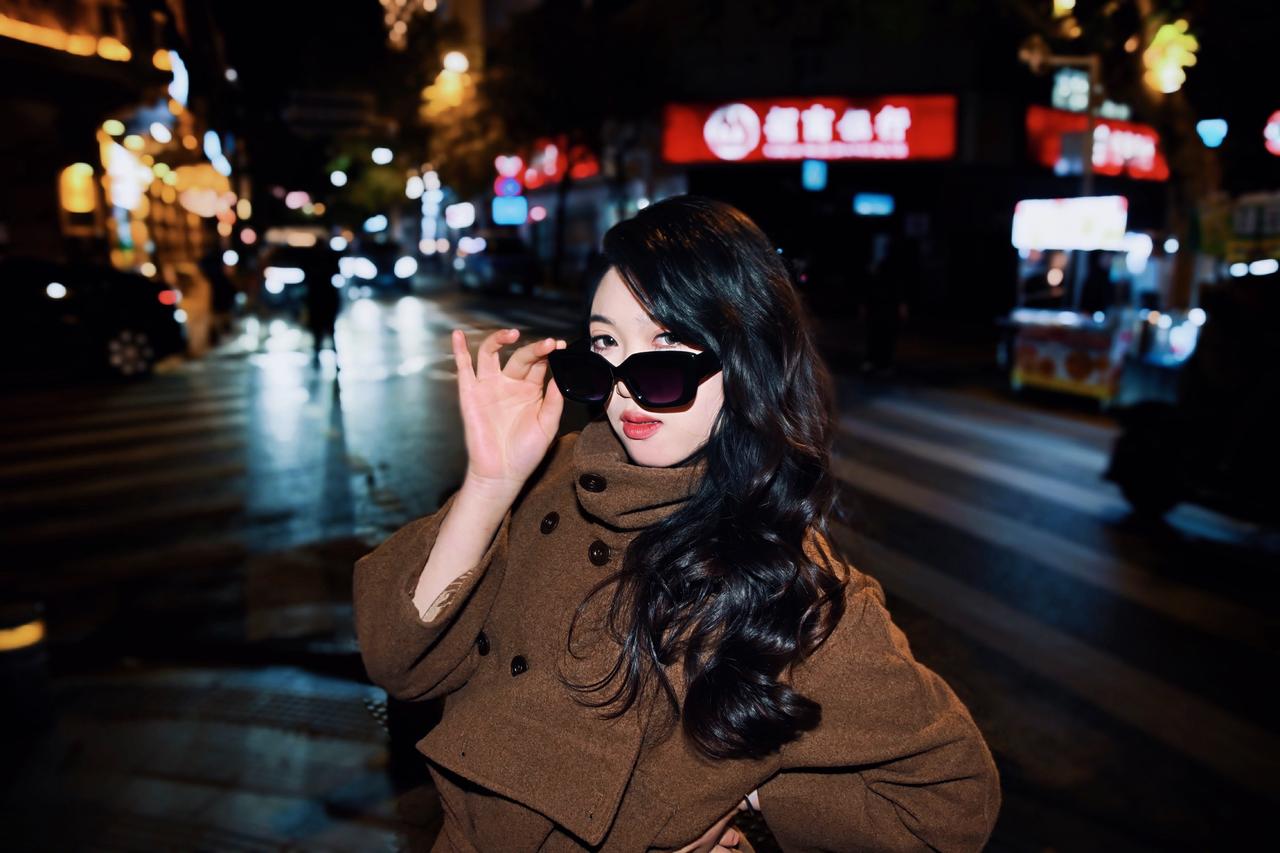 素人约拍 青岛路夜景 尼康人像 反差 御姐