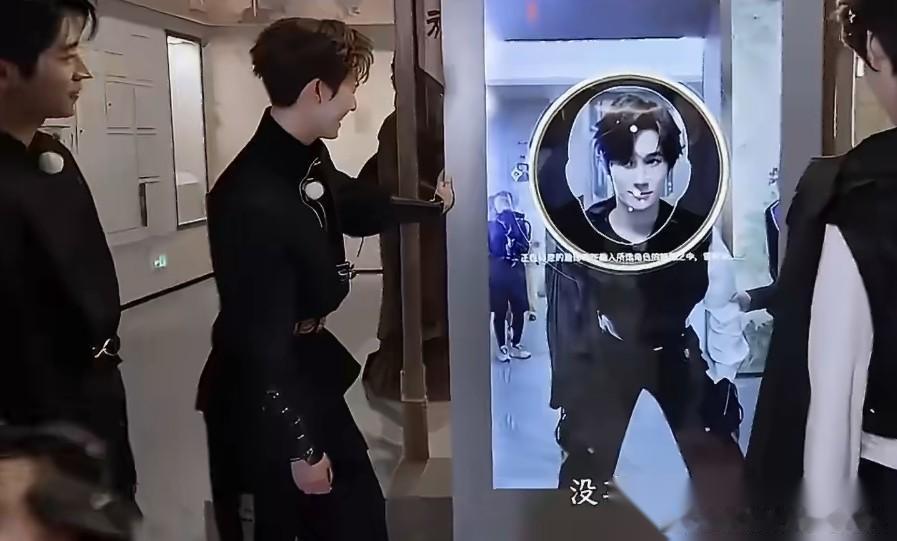 李昀锐，可真会夸！ 6月13日凌晨，演员李昀锐突然冲上了热搜，让人没有想到的是，