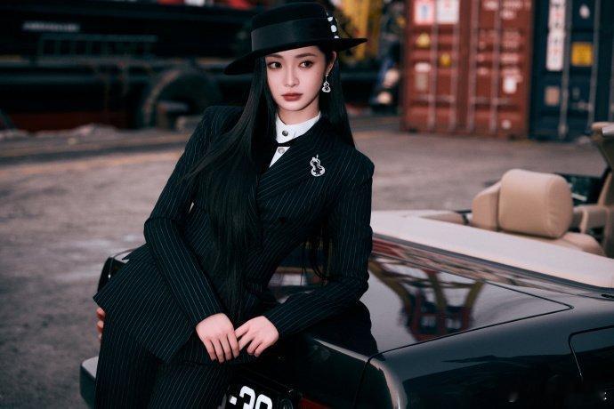 周洁琼今天是谁的新郎周洁琼今日造型直接帅到犯规！🫦 从穿搭到气场全程在线，每一