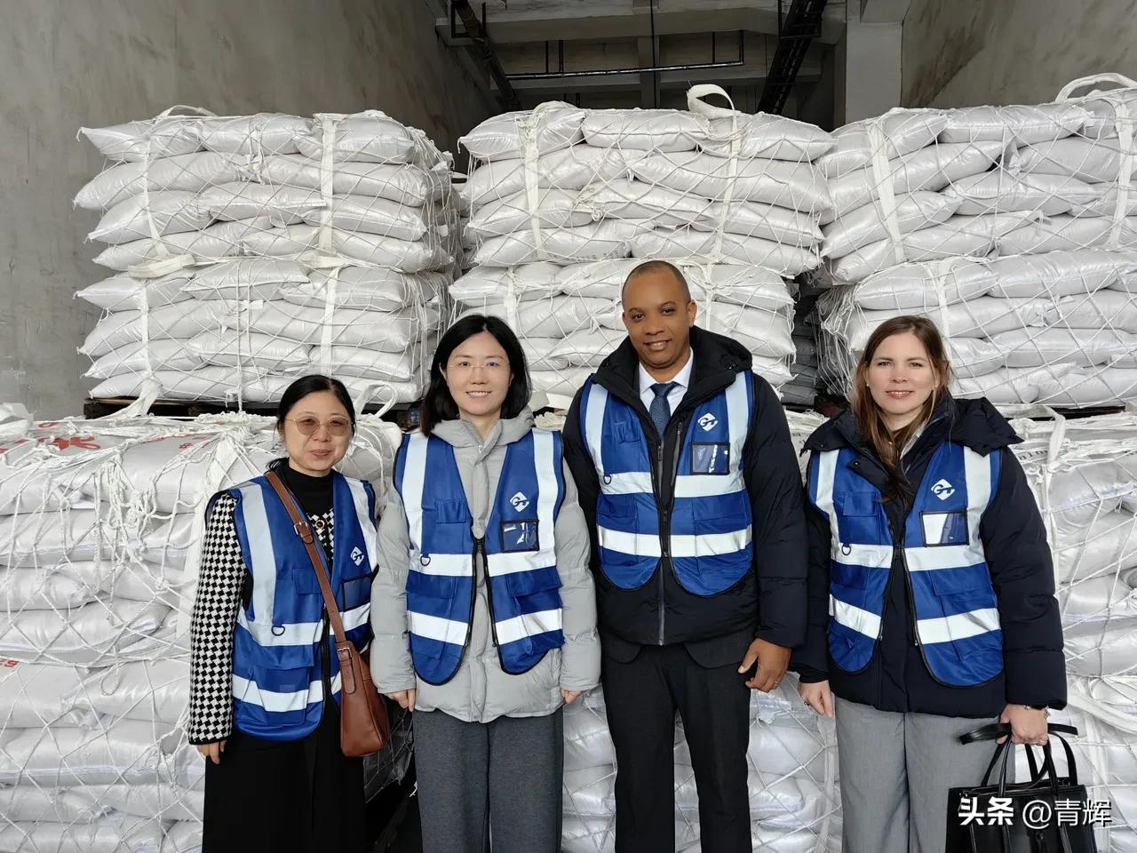 给古巴送大米，维护菲律宾买化肥！中国真的只想当老好人吗？
近日古巴驻华大使馆发表