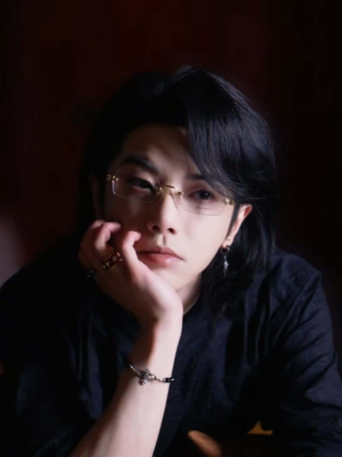 明/暗 交界运筹帷幄华晨宇重点品牌联合创始人