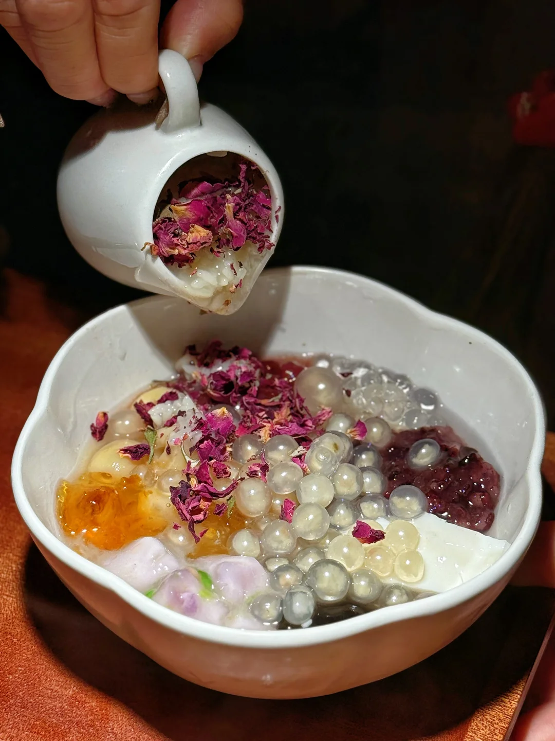 一锅吃遍云南深山，但他家糖水比菌汤还惊艳？