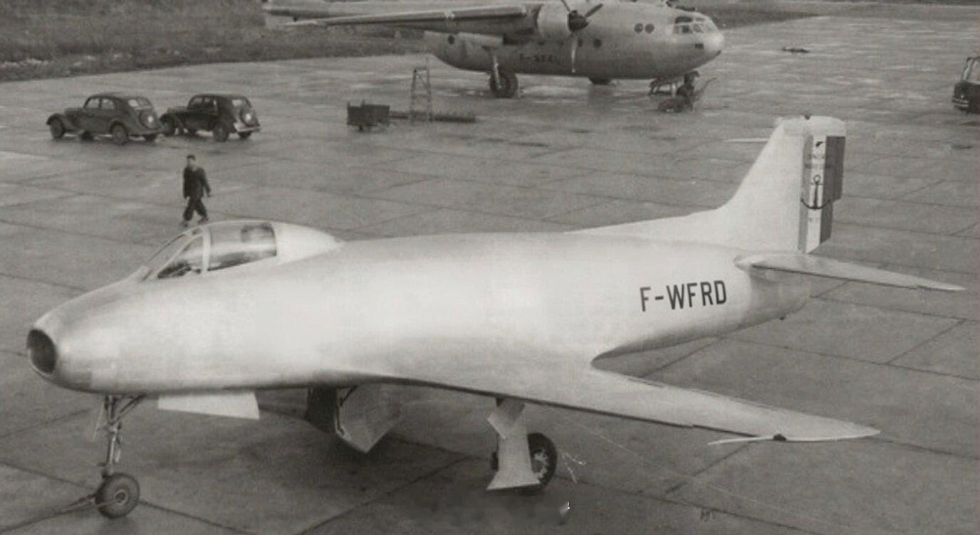 Nord 2200 是一款舰载战斗机，由 SNCAN 公司根据 1946 年法国