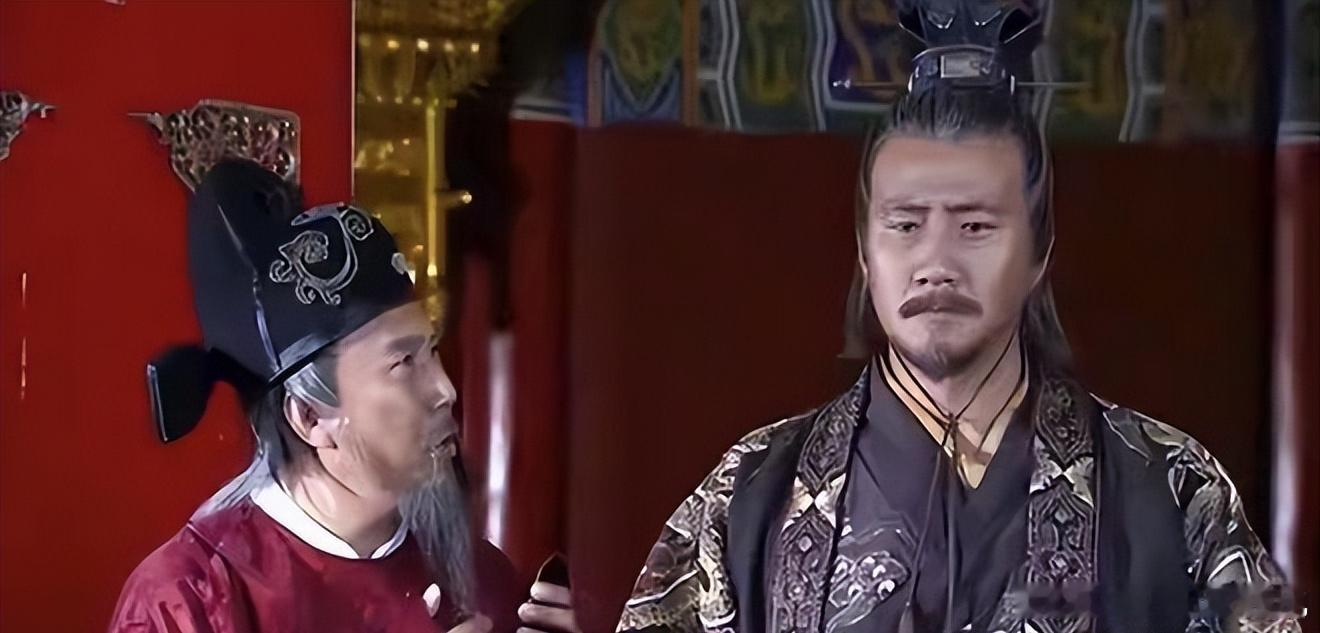 77 岁的开国第一功臣李善长被押上刑场，他未求饶，反而向朱元璋抛出诛心之问：“我