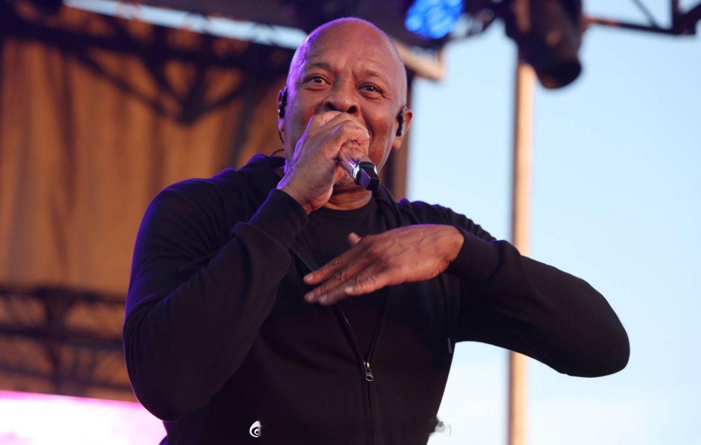 Dr. Dre 在接受《纽约时报》专访时表示，自己已在录音室中将AI作为辅助工具