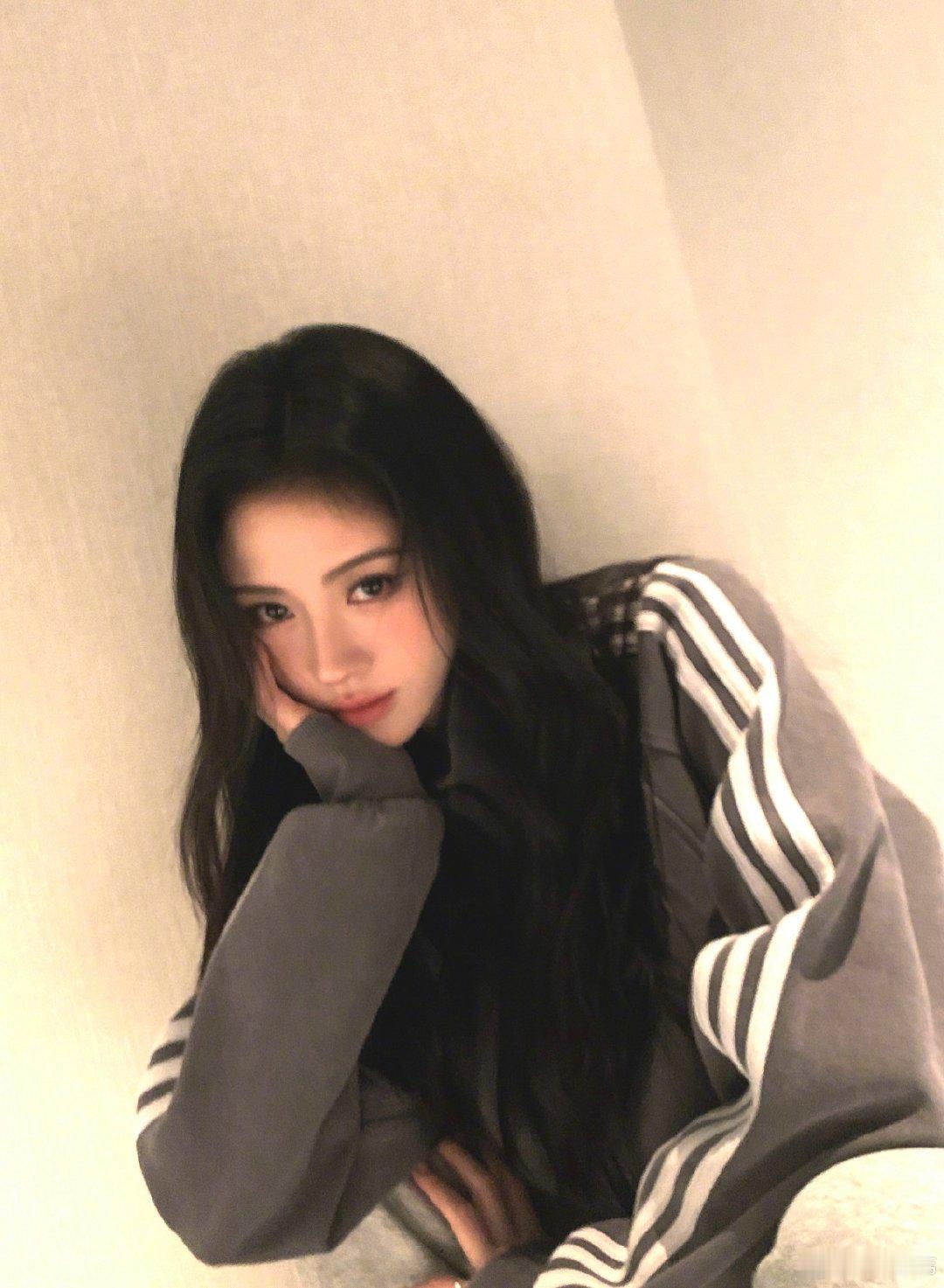 鞠婧祎[超话] 欧尼🖤 ​​​