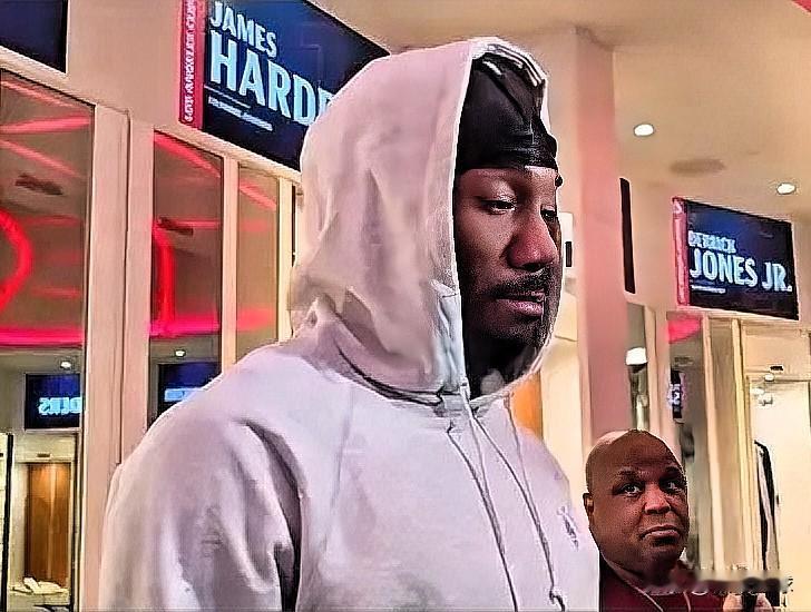 小卡赛后为好兄弟哈登发声！

今天快船以113-128不敌76人。赛后，小卡接受