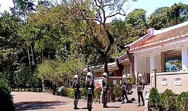 台湾这两天又出了一件大事。2026年4月12日，校长曾孙蒋友松公开宣布，将正式启