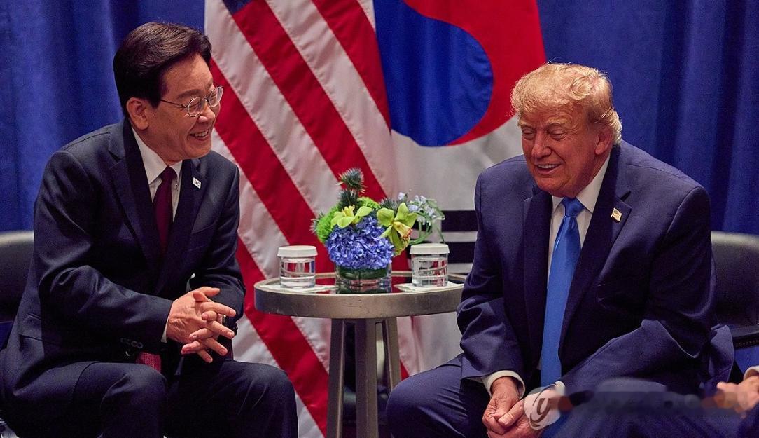 美国当地时间9月22日，在纽约一家酒店，韩国总统李在明同美国总统特朗普举行会谈。