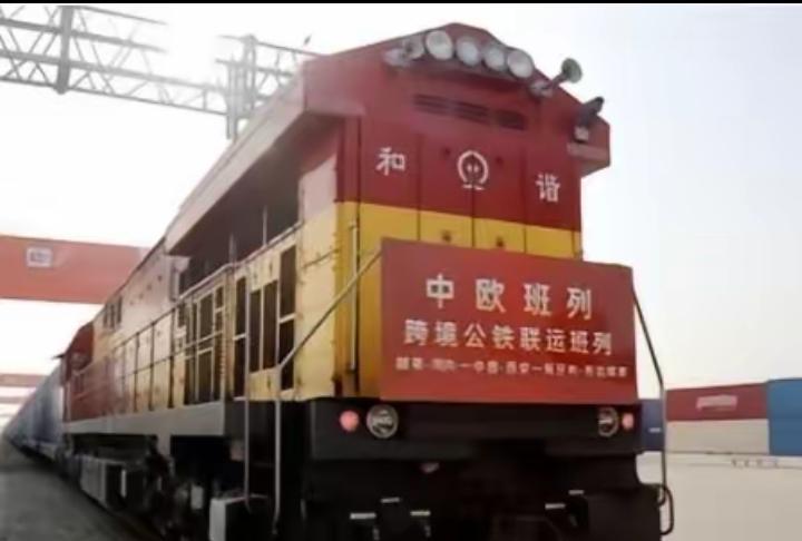 “中国人真是搞笑，搞什么中欧班列，现在成为笑柄了吧！”当年的轻飘冷嘲还没散，如今