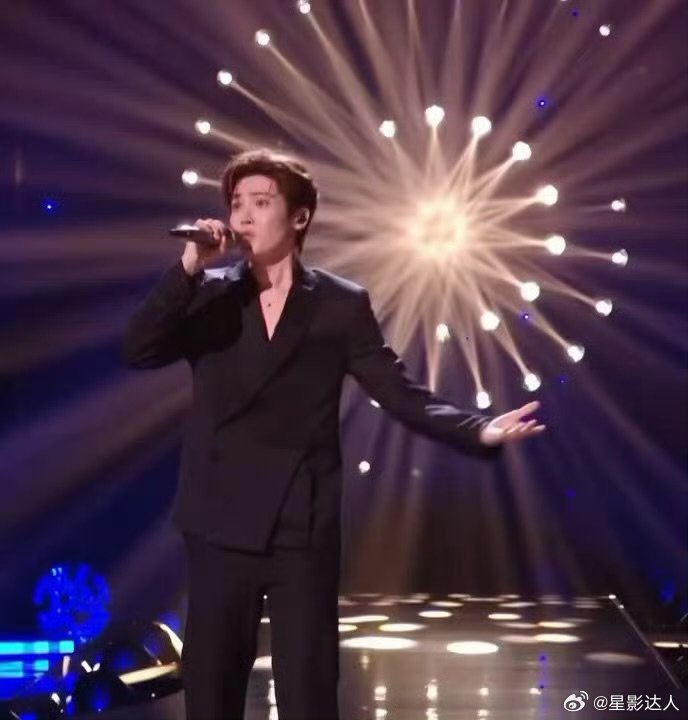 侯明昊差点哭出来侯明昊唱歌好好听啊，不愧是sm练习生 