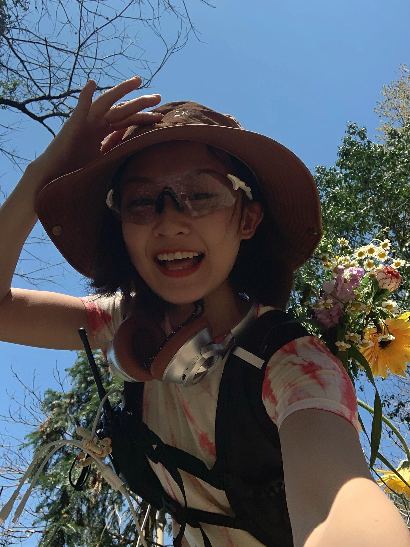 我说花都开好了 一起上山吗春天以风的速度在靠近最近的天气太适合爬山啦疯狂吸氧🫧