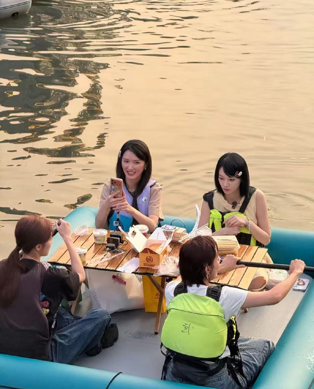 我家那闺女by4合体张月飞行黄灿灿我家那闺女录制已集齐by4 