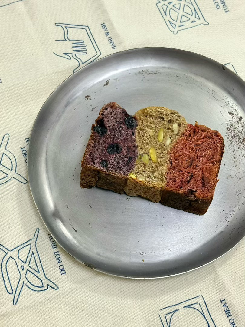 特较真一面包脑袋