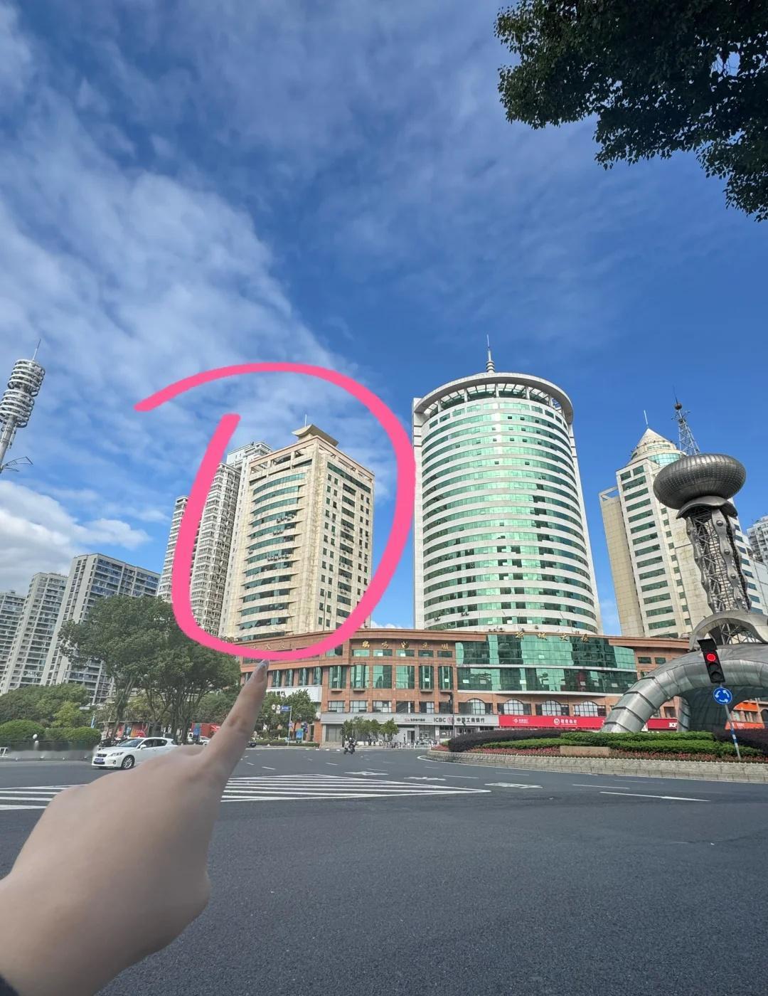 温州！！高颜值单身的年轻人都在这！！
明人不说暗话
高颜值的人自然会来高颜值的店