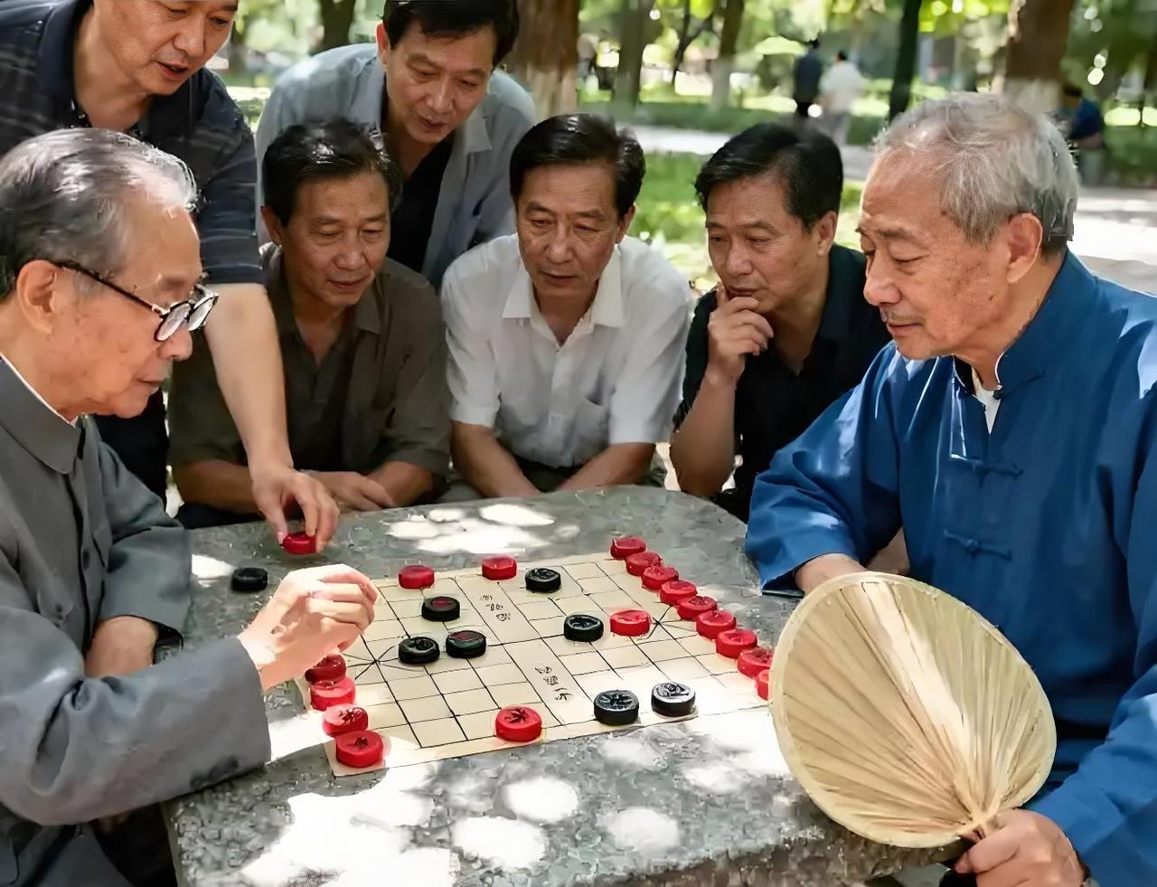 人生似棋也如书
观战细品来解读
谁道老年无乐事
～～～？

上联：虽已年老迈；