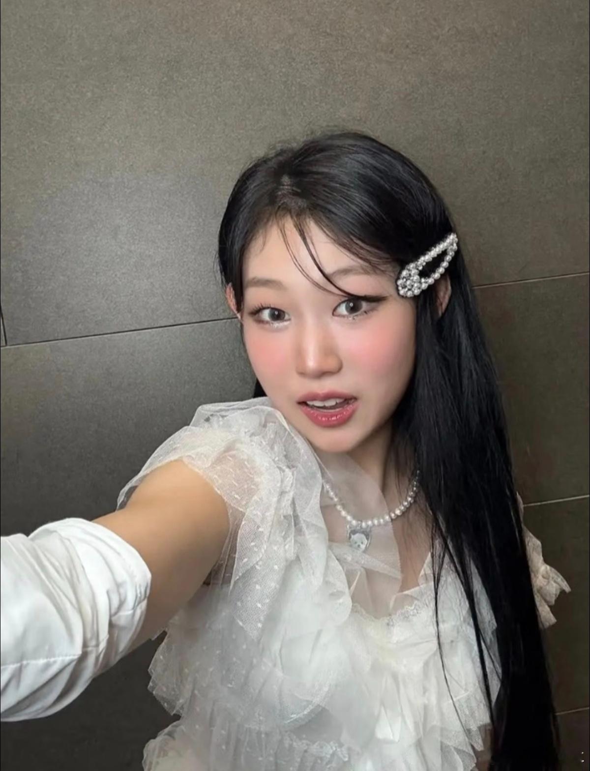 韩国人以为沈佳润是财阀千金哈哈哈哈哈，太抽象了，不过他爸爸是小沈阳好幸福啊 ​​