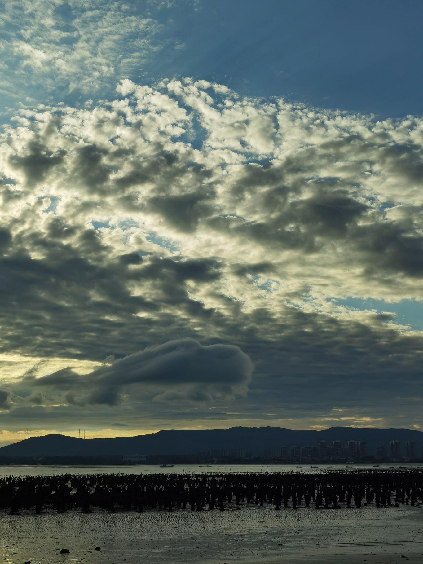 今天平潭的天空暴美