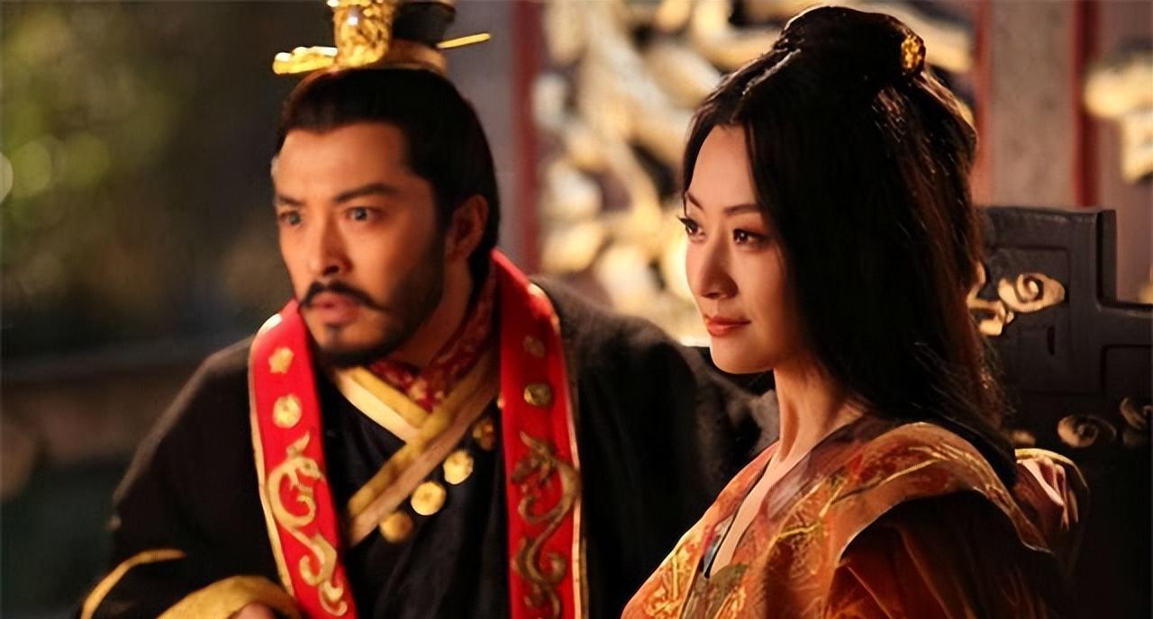 公元1061年，西夏皇宫中，年仅10余岁的没藏皇后正在梳妆，突然长相娇艳的大嫂径