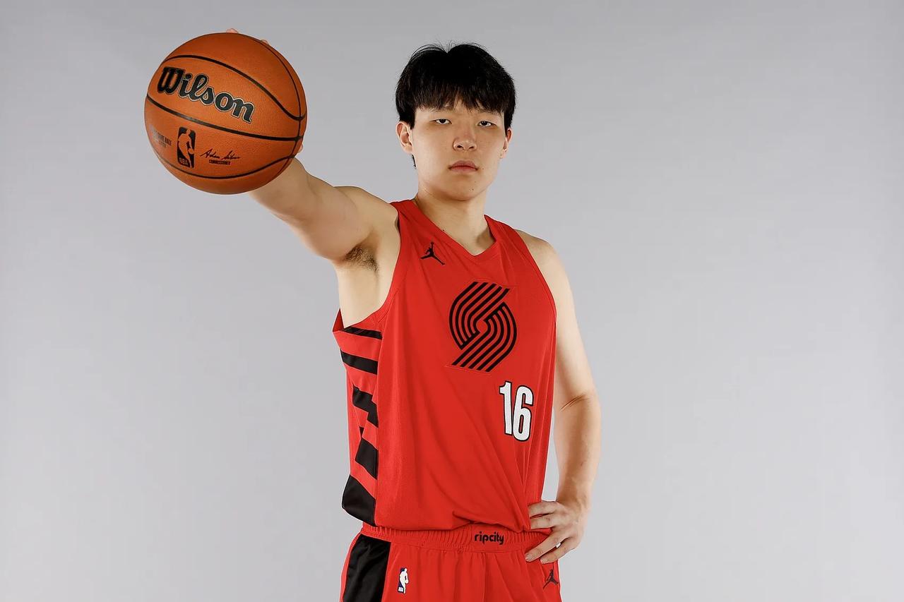 开拓者新赛季15人大名单正式出炉，杨瀚森、利拉德领衔！

NBA新赛季将于10月
